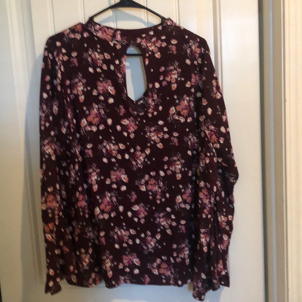 Flower blouse - Picture 3 of 3